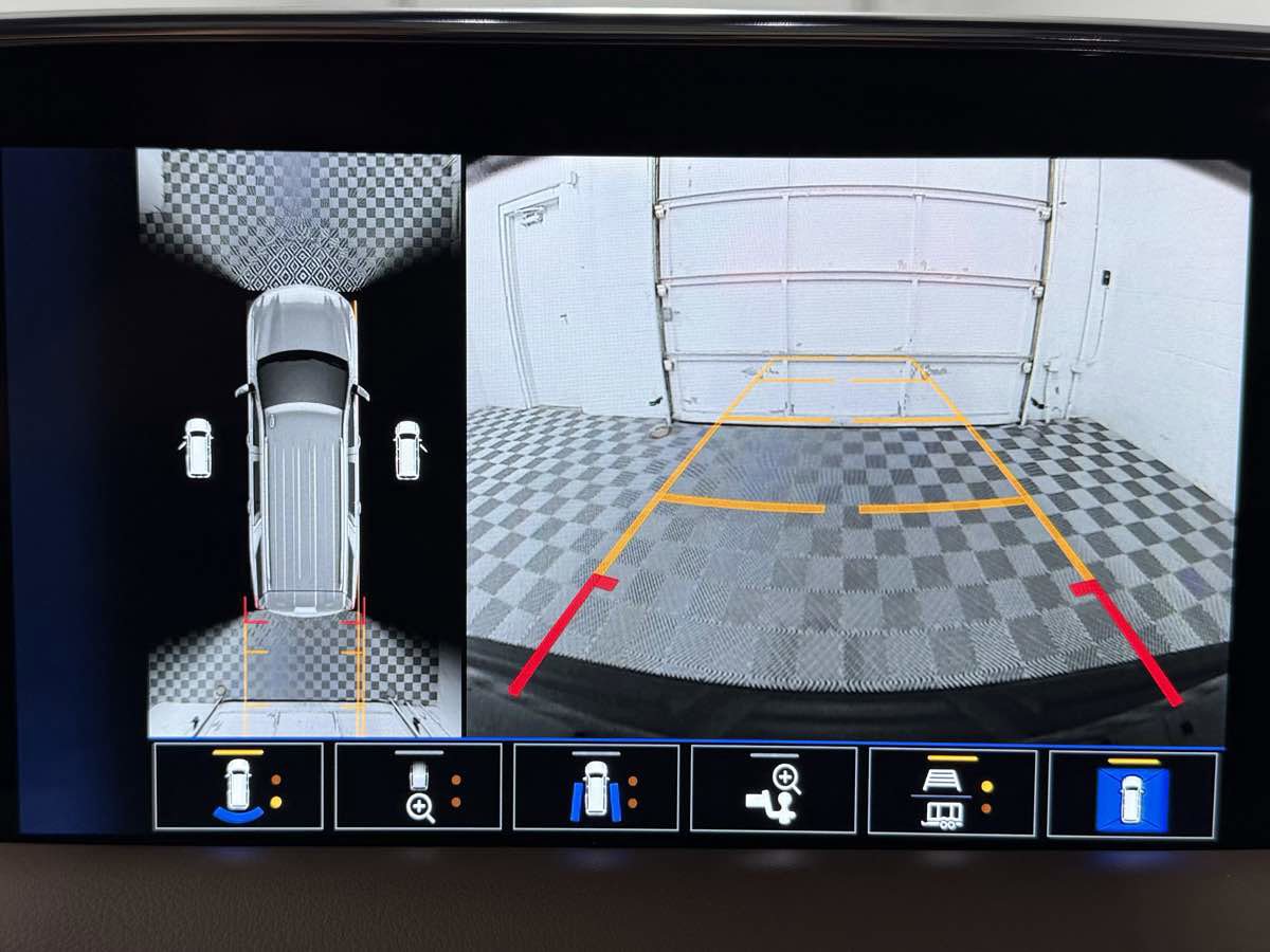 Used 2023 Chevrolet Tahoe High Country image 32