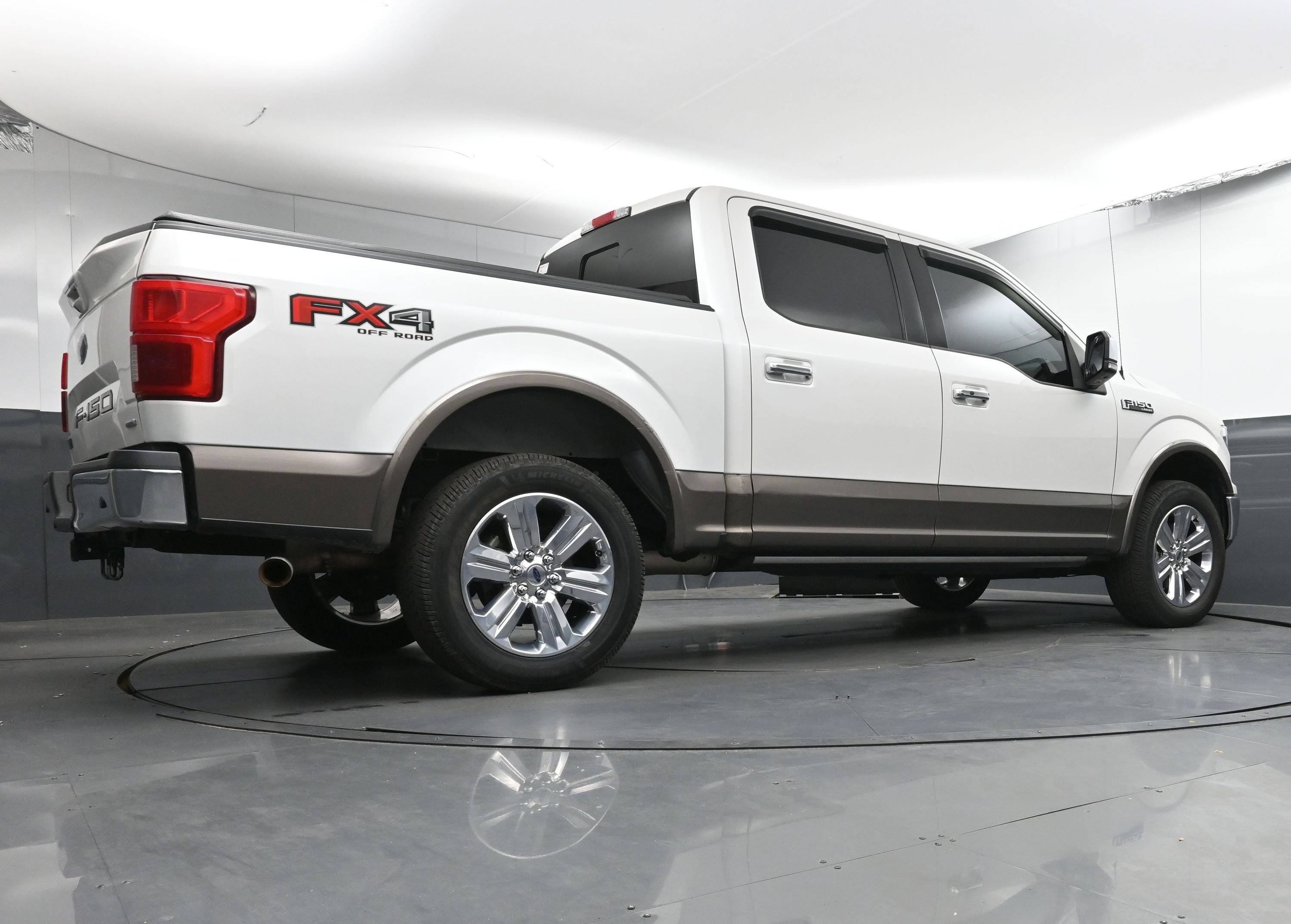 Used 2018 Ford F150 Lariat w/ Equipment Group 502A Luxury image 30