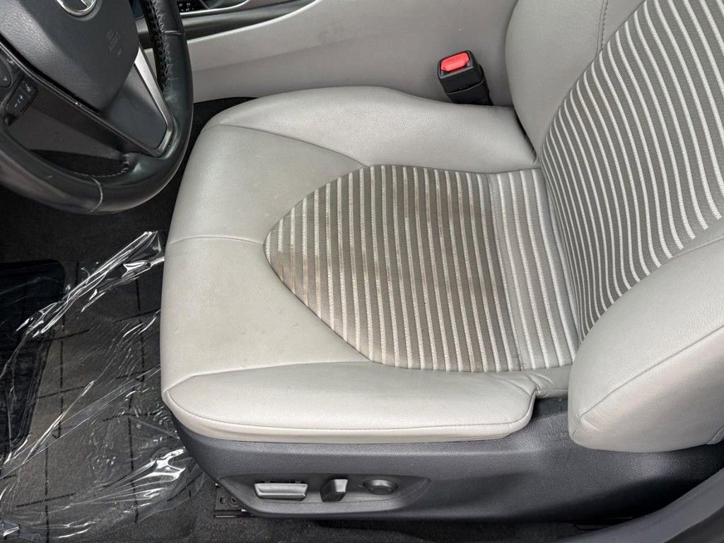 Used 2023 Toyota Camry SE image 16