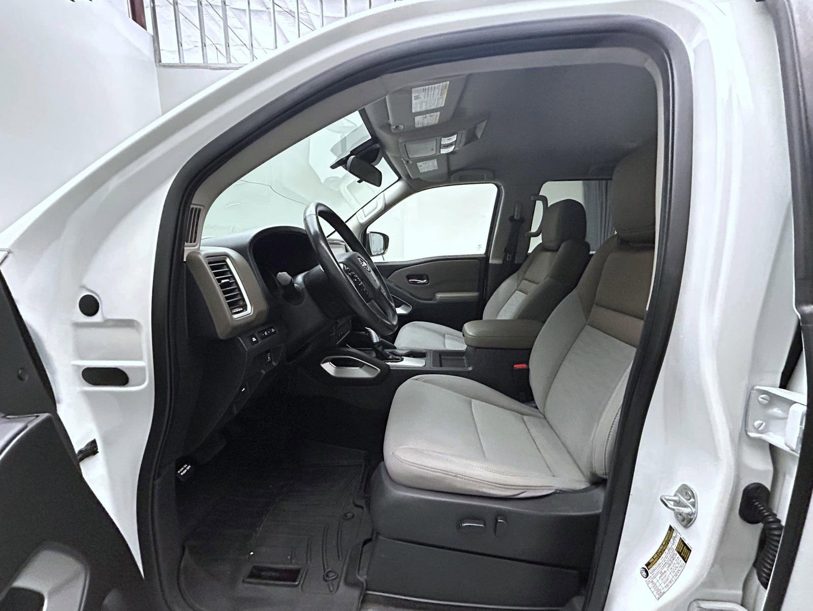 Used 2022 Nissan Frontier SV image 10