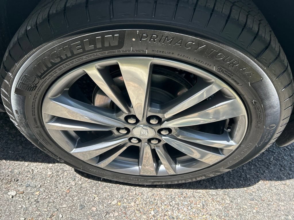 Used 2019 Cadillac XT5 Premium Luxury FWD image 6