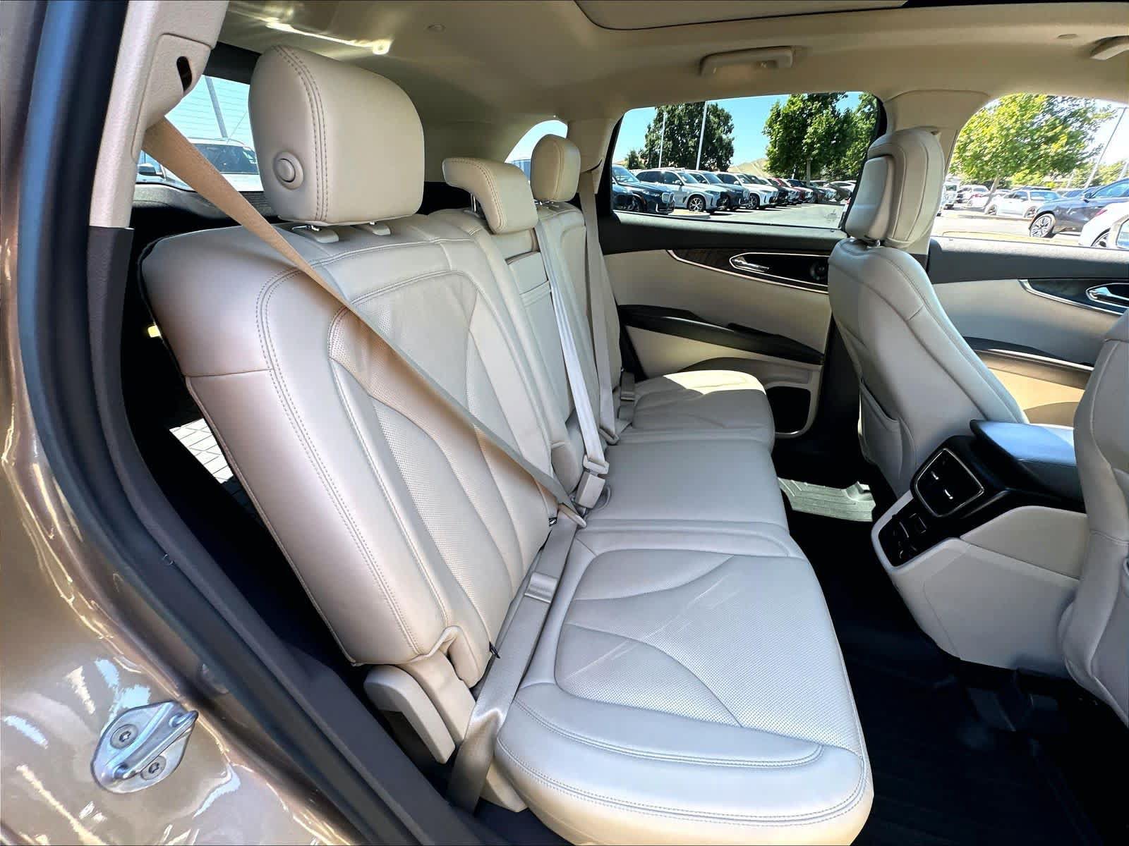 Used 2020 Lincoln Nautilus Reserve FWD image 25