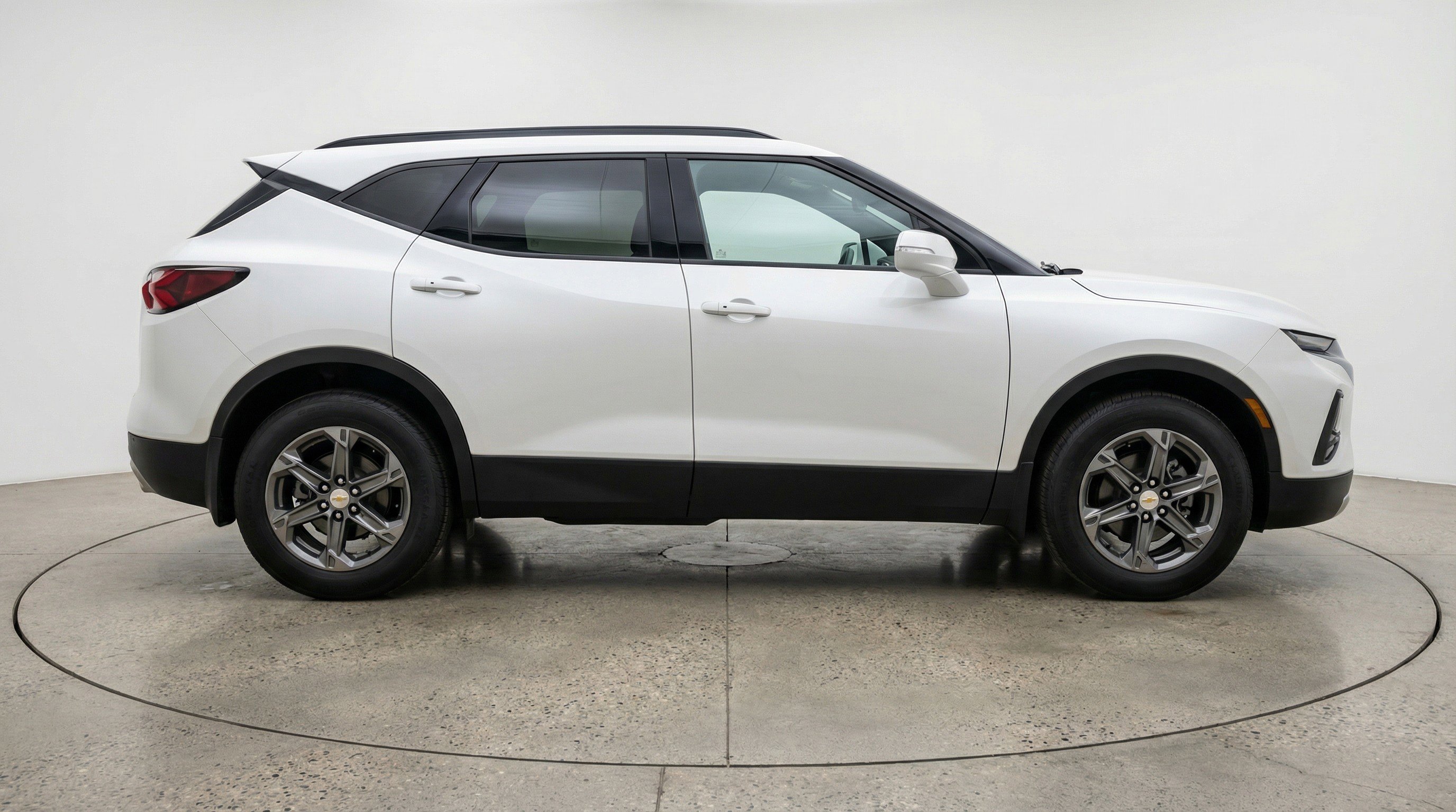 Used 2025 Chevrolet Blazer LT image 11