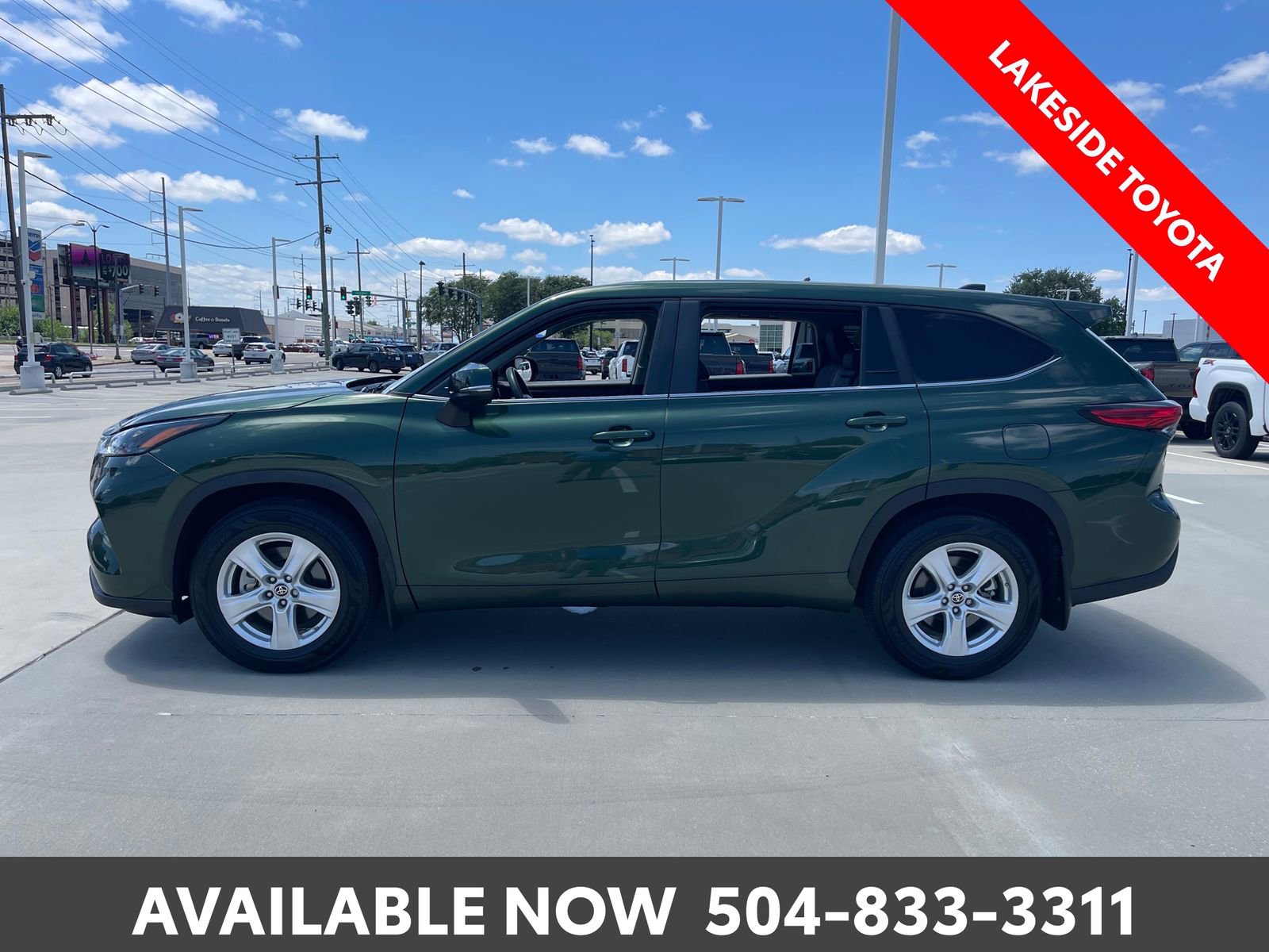 Used 2023 Toyota Highlander L FWD video 2