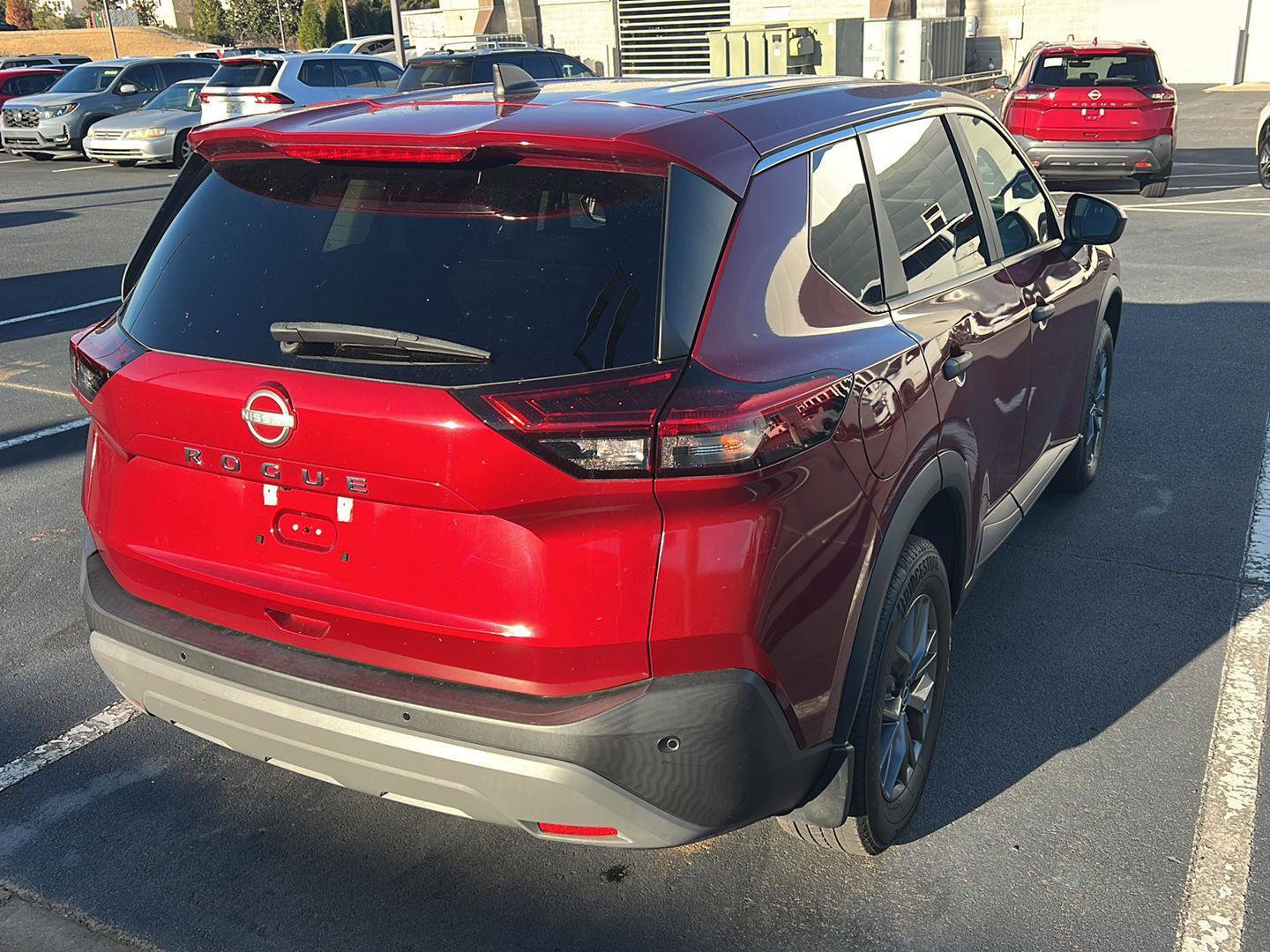 Used 2023 Nissan Rogue S image 8