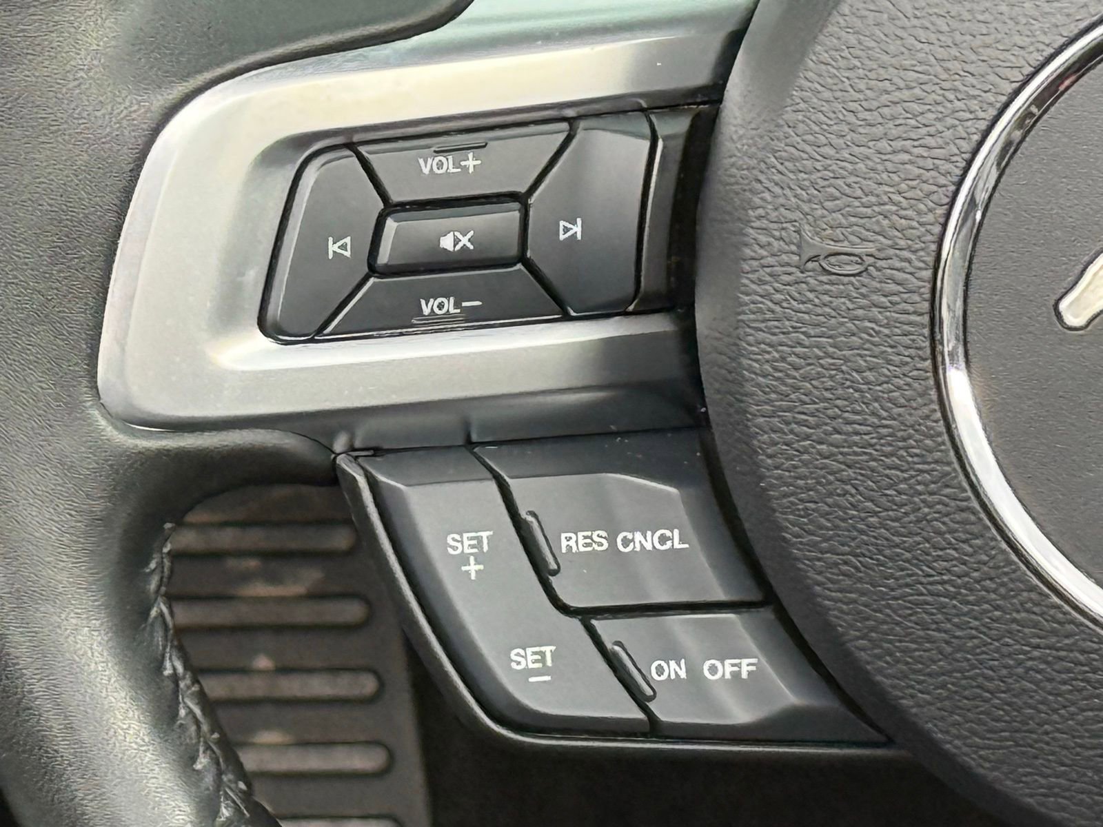 Used 2019 Ford Mustang GT Premium w/ Equipment Group 401A RWD image 27