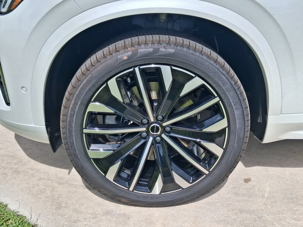 New 2026 Volvo XC90 T8 Ultra w/ Lounge Package AWD/4WD image 3