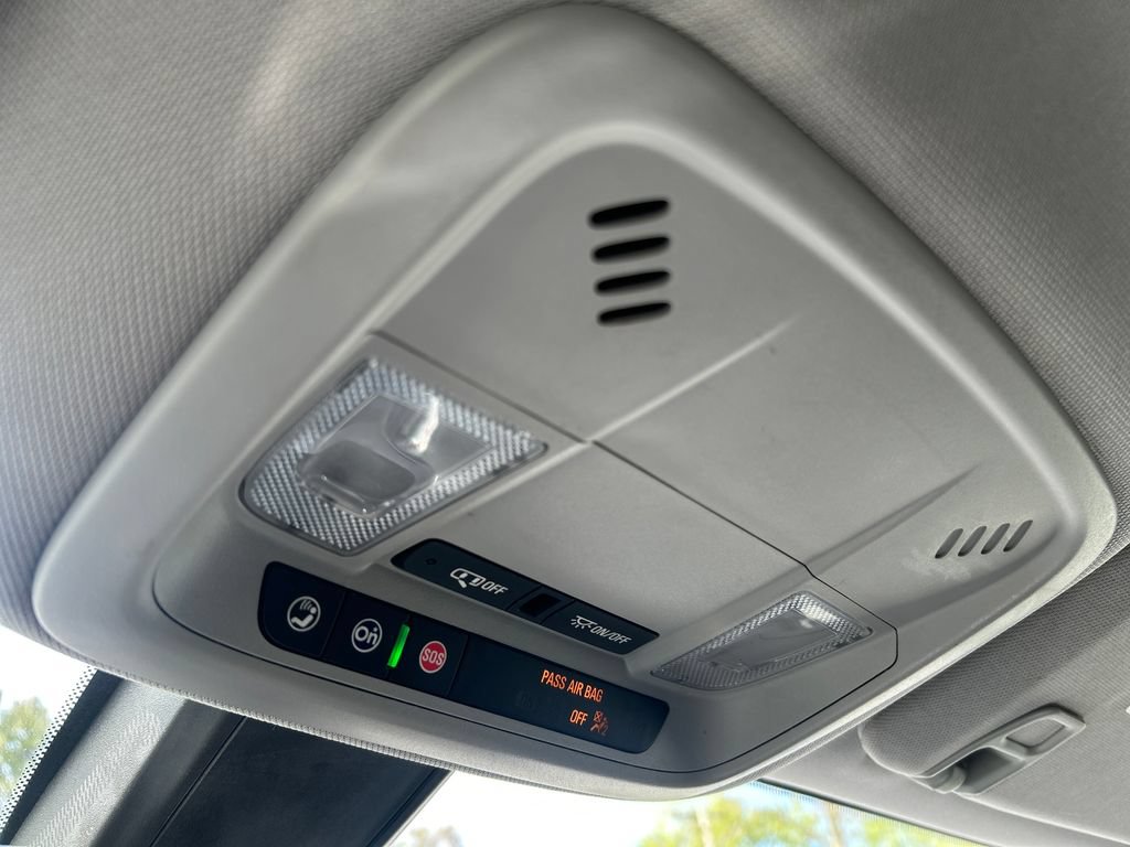 Used 2022 Chevrolet Malibu LT FWD image 28