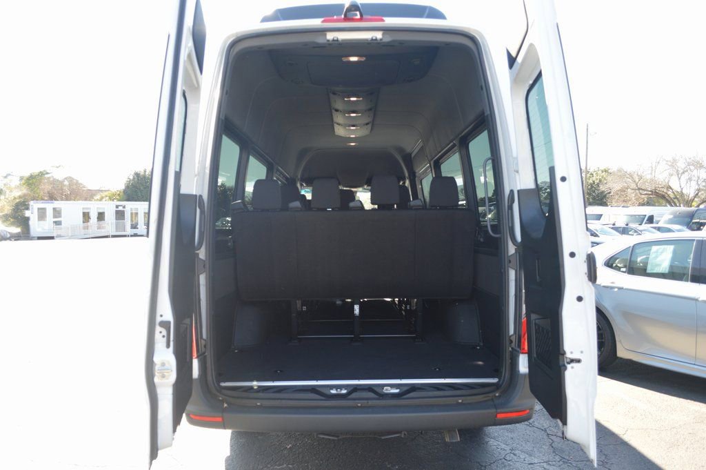 Used 2025 Mercedes-Benz Sprinter 2500 image 43