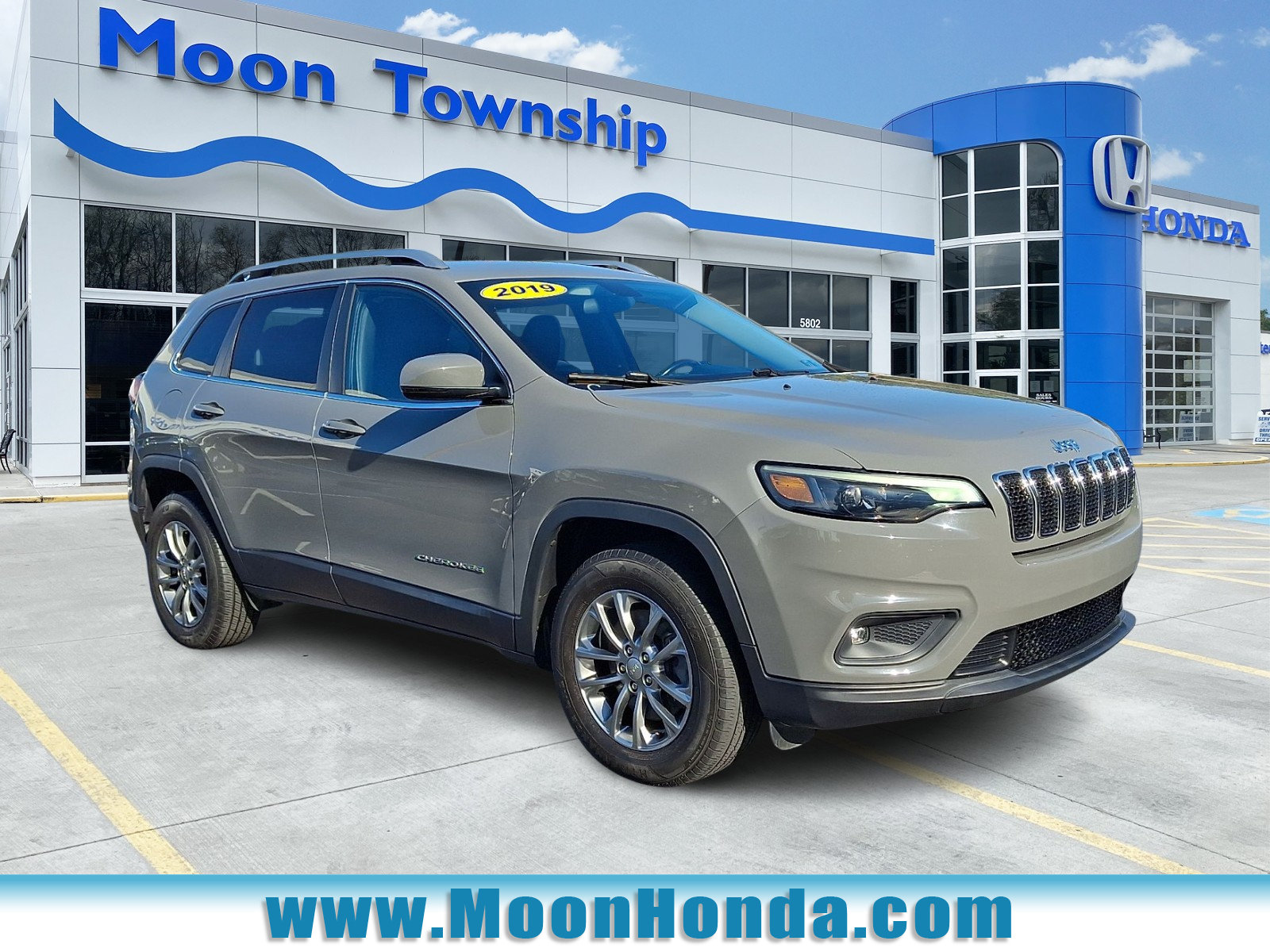 Used 2019 Jeep Cherokee Latitude Plus w/ Cold Weather Group