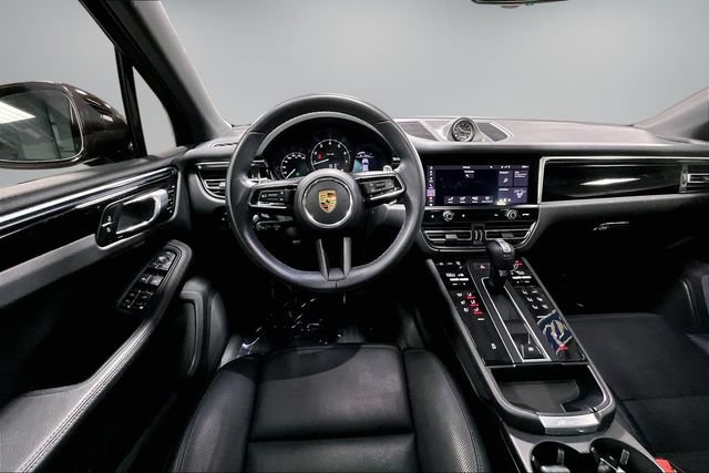 Used 2023 Porsche Macan Turbo AWD/4WD image 10