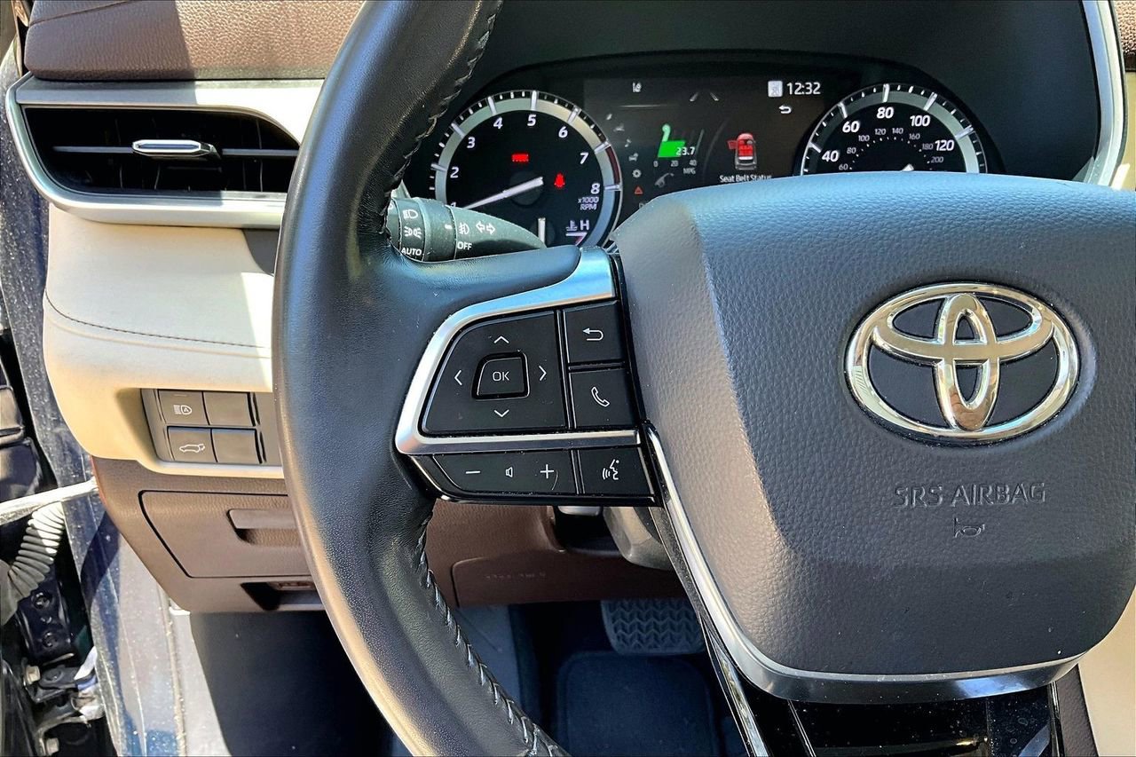 Used 2020 Toyota Highlander XLE FWD image 10