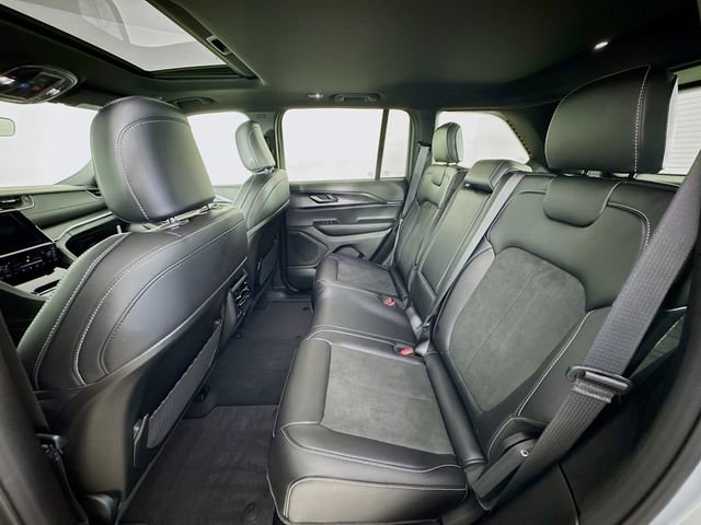 New 2025 Jeep Grand Cherokee Altitude image 26