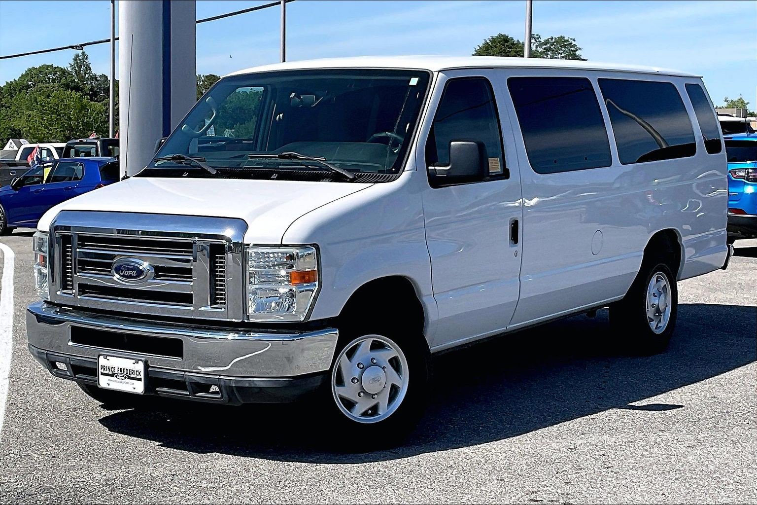 Used 2012 Ford E-350 and Econoline 350 XLT RWD image 3