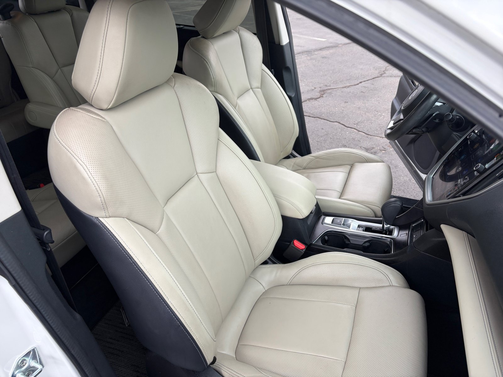 Used 2023 Subaru Ascent Limited AWD/4WD image 19