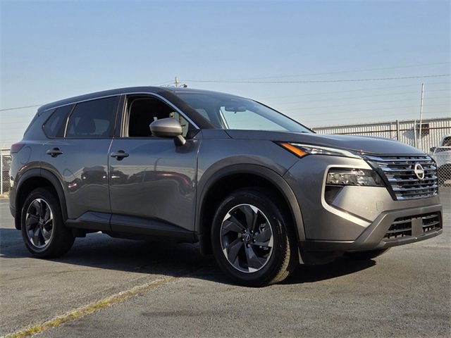 Certified 2025 Nissan Rogue SV image 4