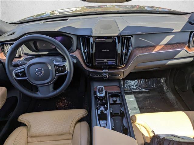 Used 2023 Volvo XC60 B5 Ultimate image 11