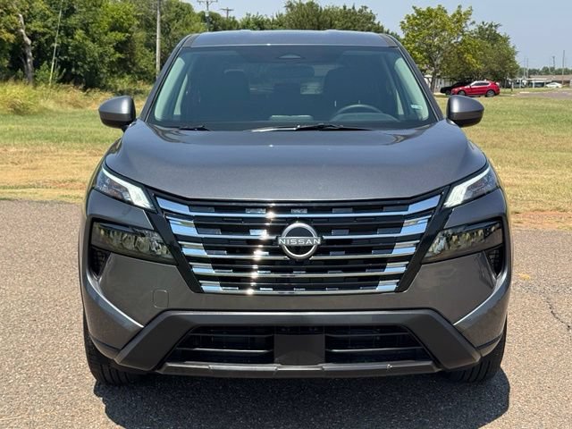 Used 2026 Nissan Rogue SV AWD/4WD image 2