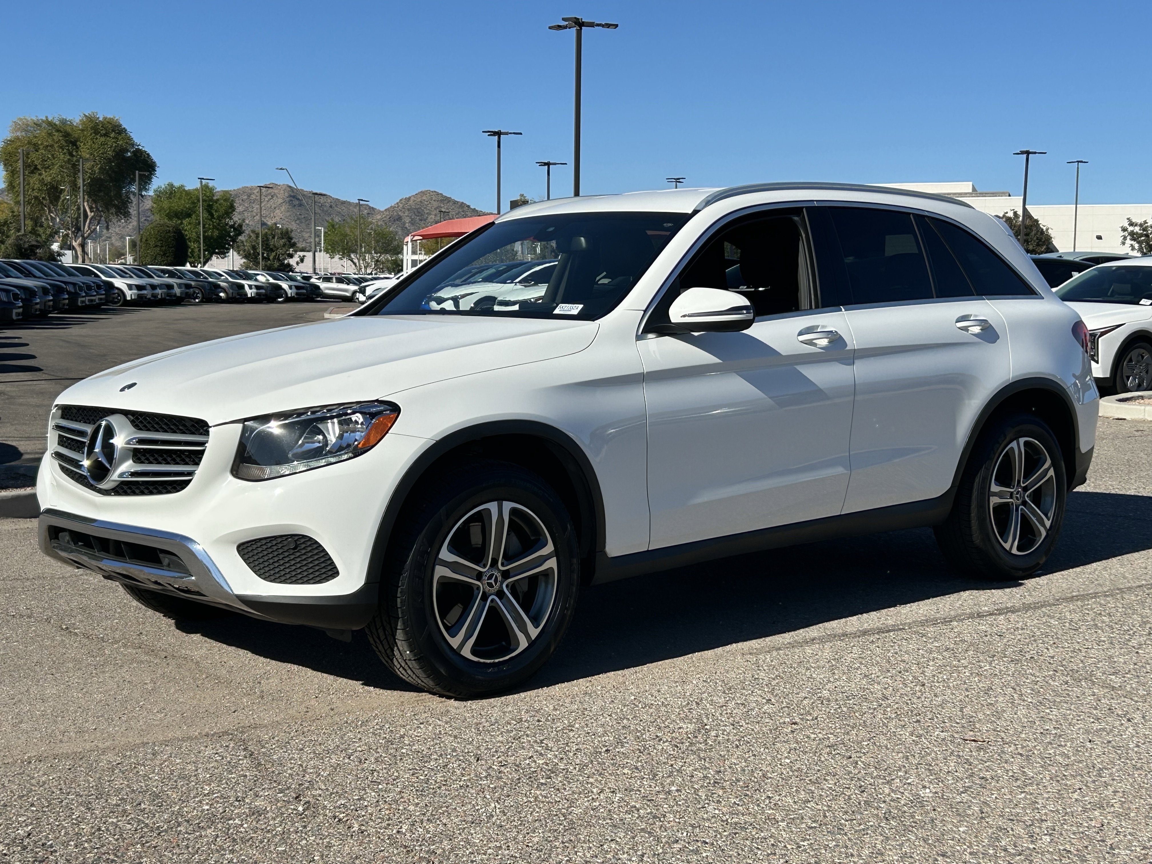 Used 2019 Mercedes-Benz GLC 300 4MATIC image 2