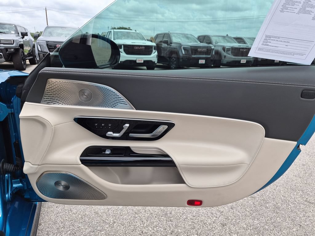 Used 2022 Mercedes-Benz SL 63 AMG 4MATIC image 33