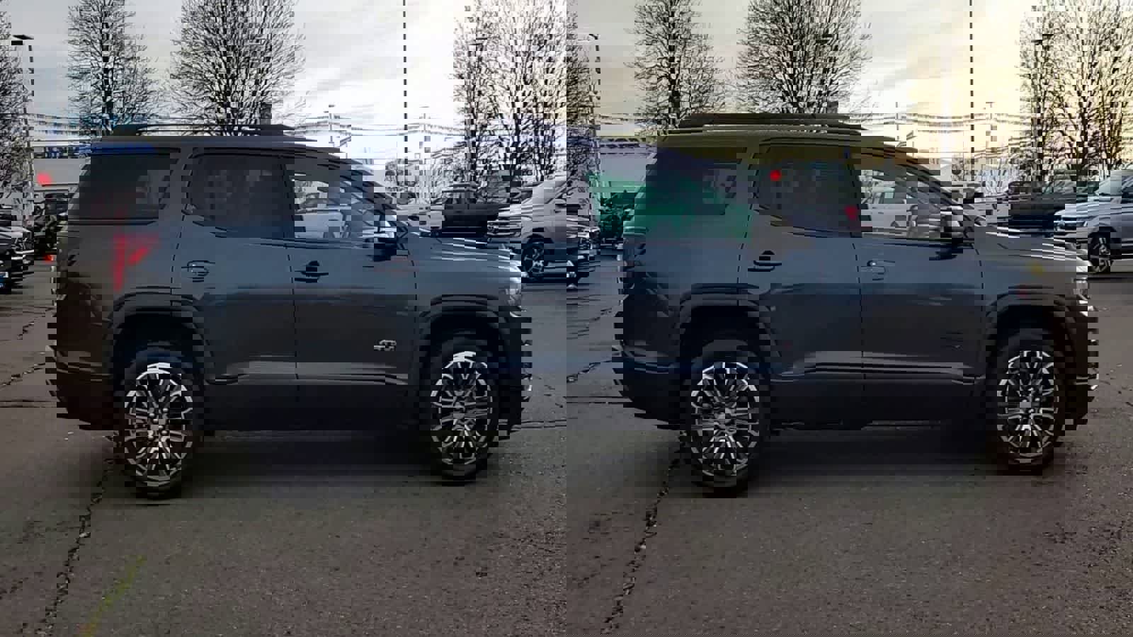 Used 2020 GMC Acadia AT4 image 9