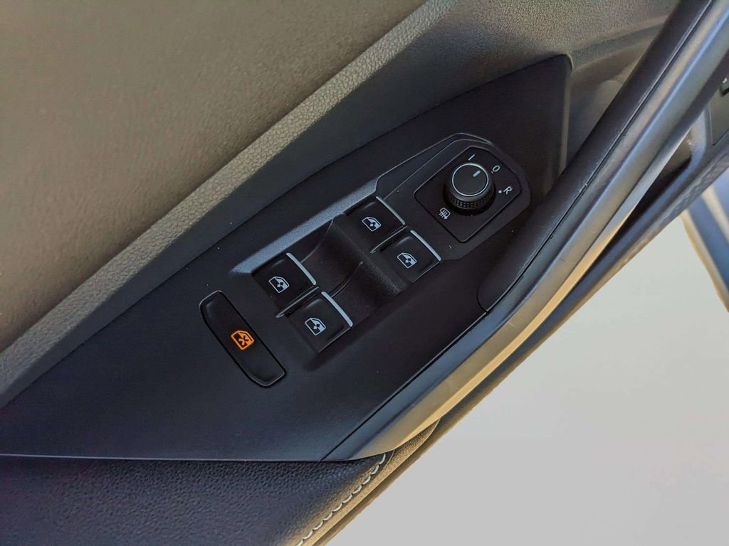 Certified 2025 Volkswagen Jetta Sport image 15