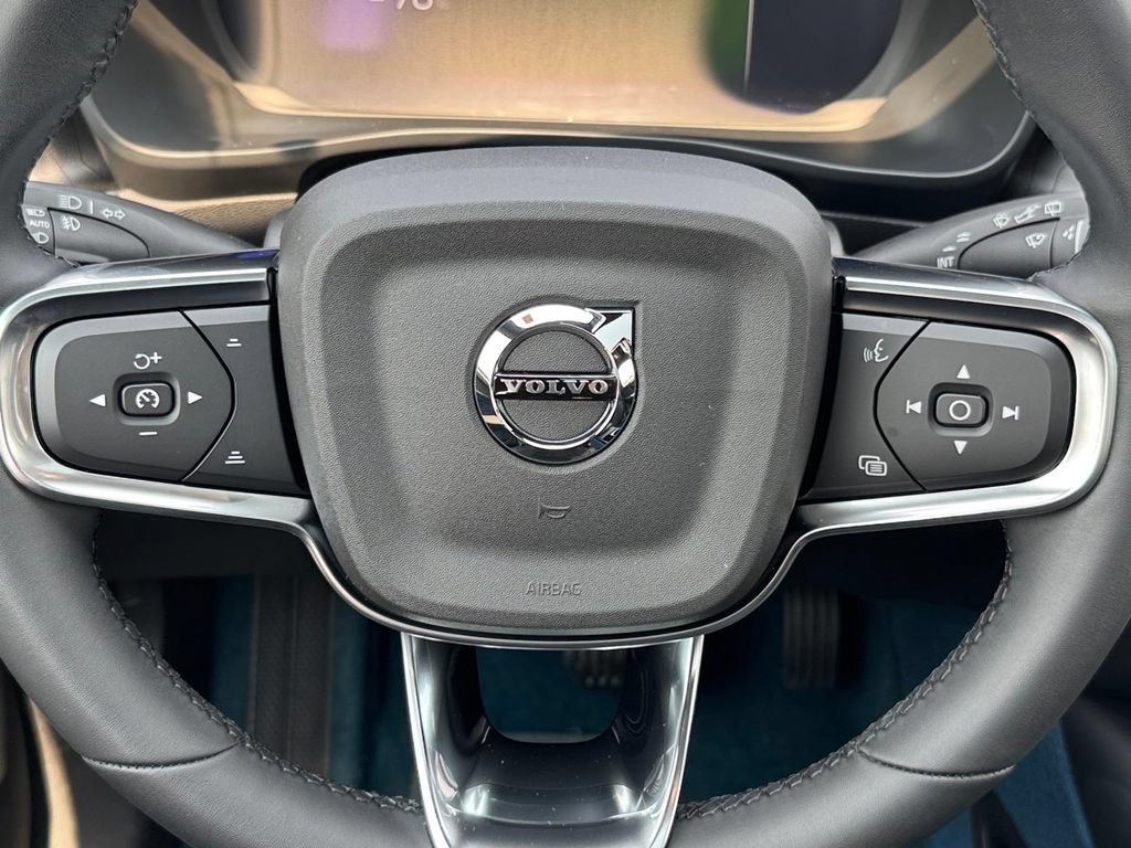 Certified 2023 Volvo XC40 Recharge Ultimate AWD/4WD image 12