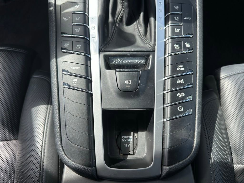 Used 2018 Porsche Macan S AWD/4WD image 30