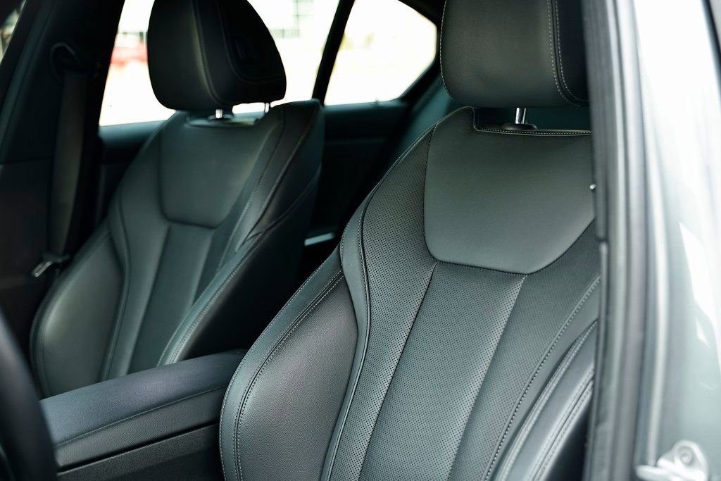 Used 2023 BMW 330i xDrive 330i xDrive w/ Driving Assistance Package image 20