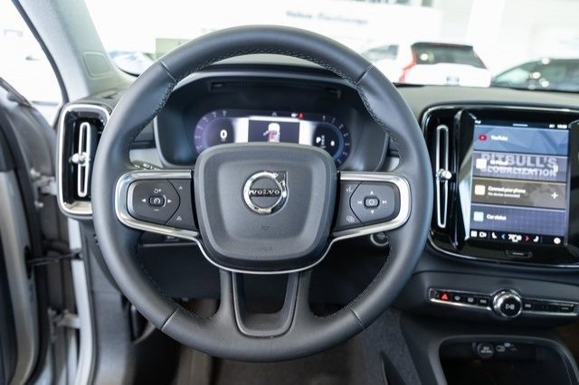 New 2025 Volvo XC40 B5 Plus image 17