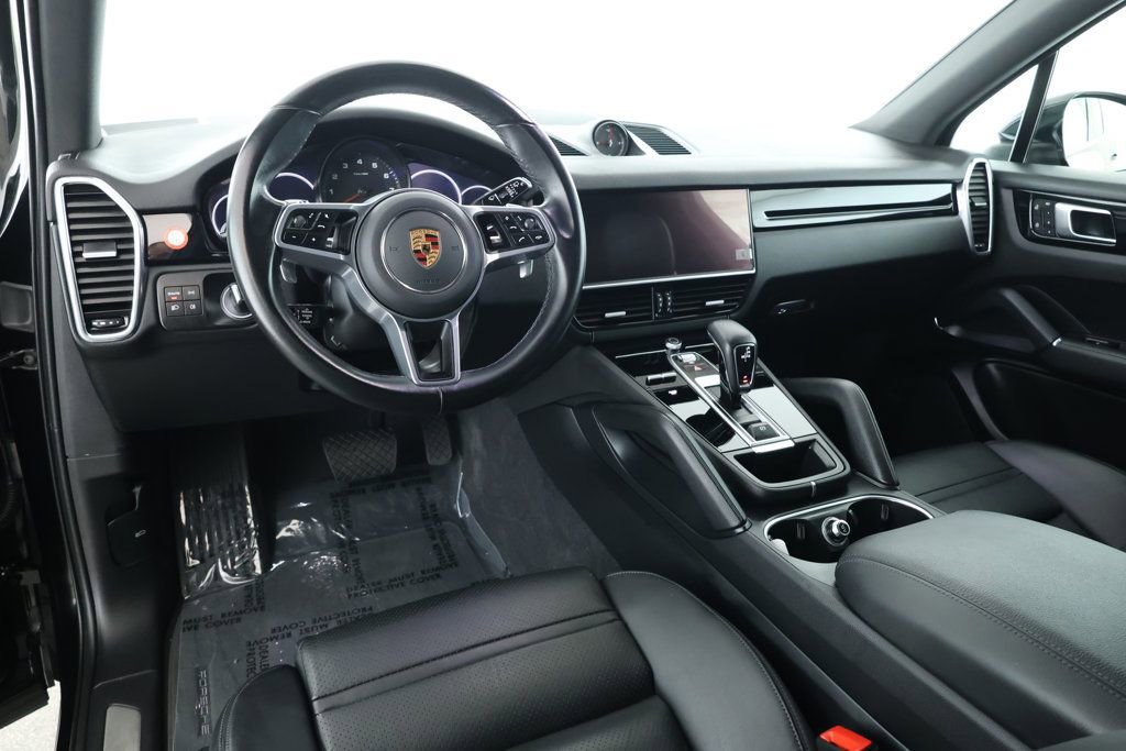 Used 2022 Porsche Cayenne image 11
