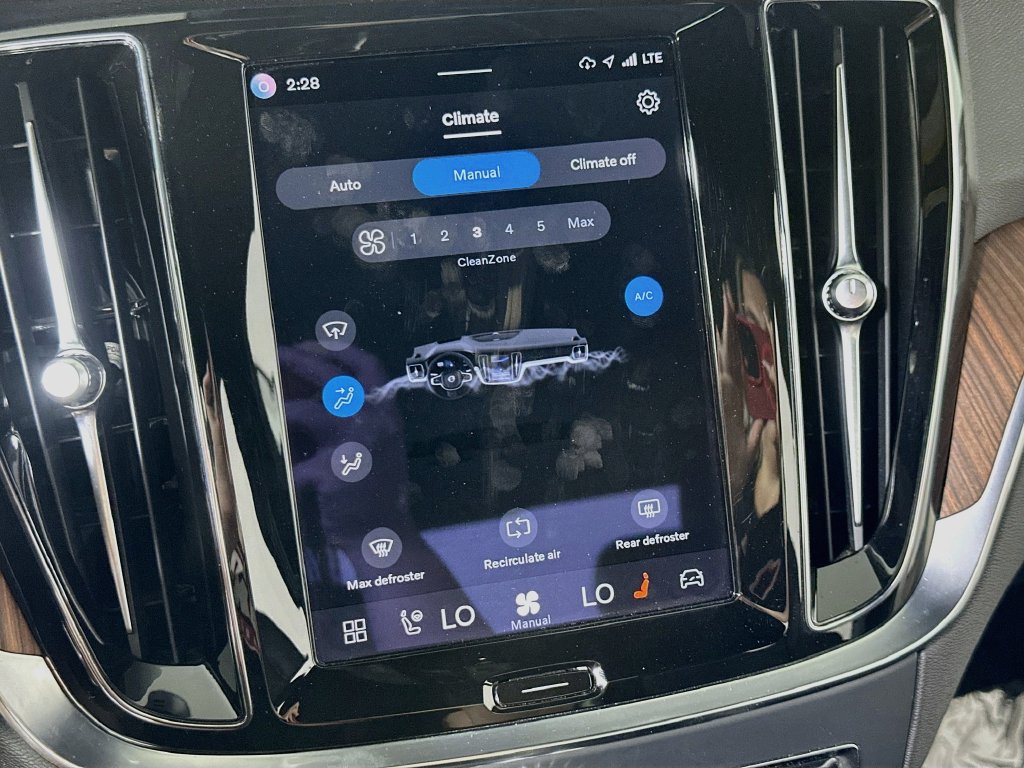 Used 2023 Volvo S60 B5 Plus FWD image 30