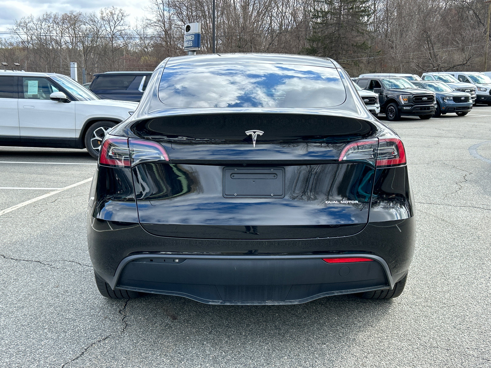 Used 2023 Tesla Model Y Long Range image 3