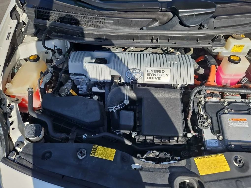 Used 2012 Toyota Prius Four w/ Deluxe Solar Roof Pkg image 29