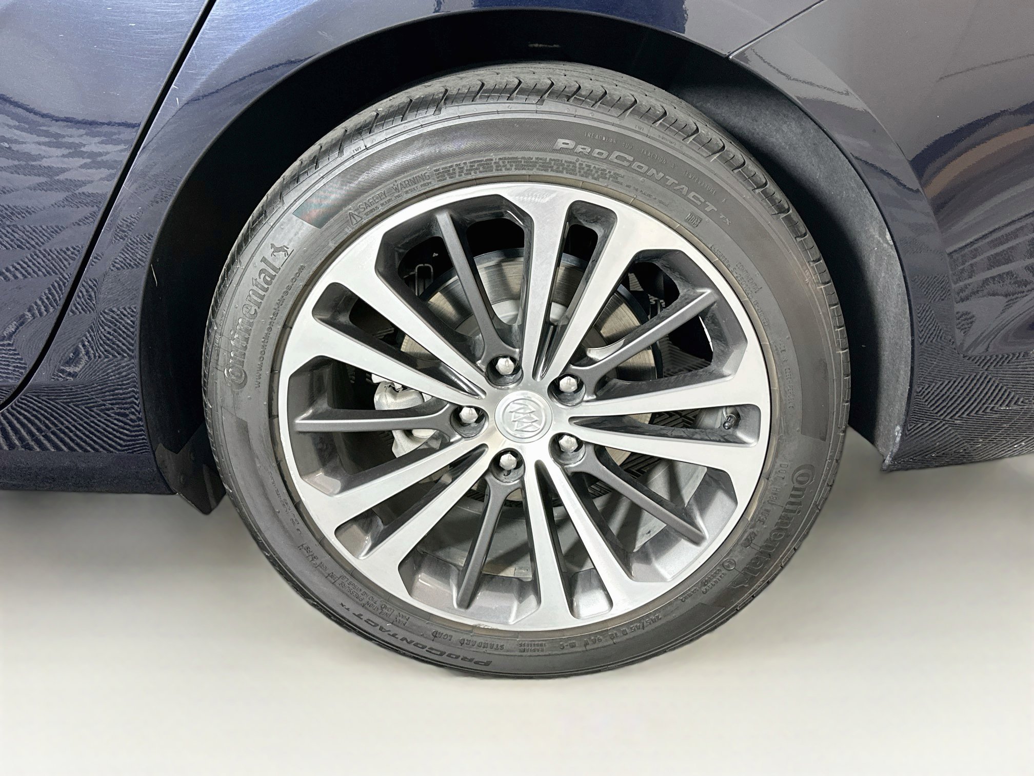 Used 2018 Buick Regal Essence FWD image 11