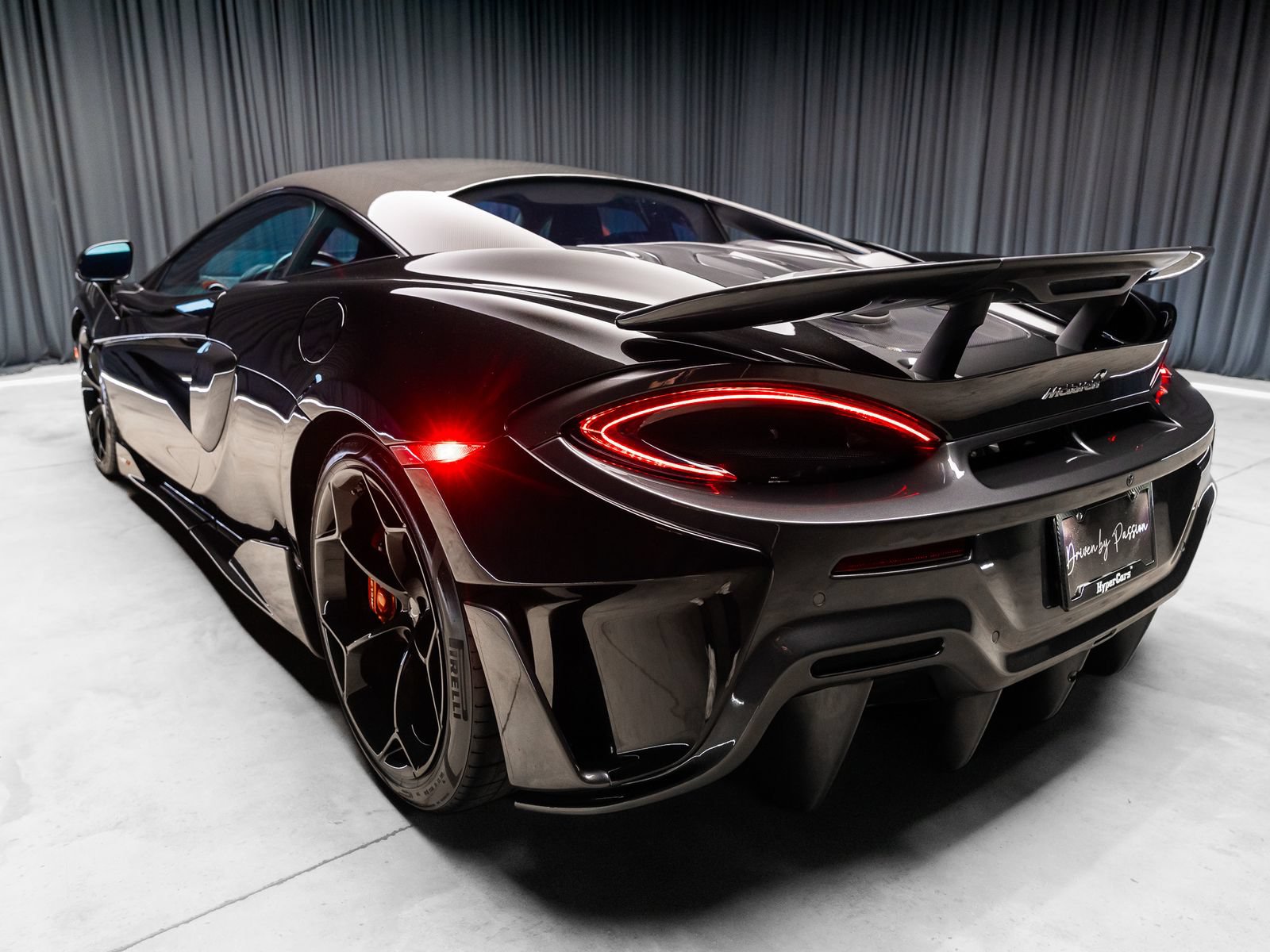 Used 2019 McLaren 600LT RWD image 15