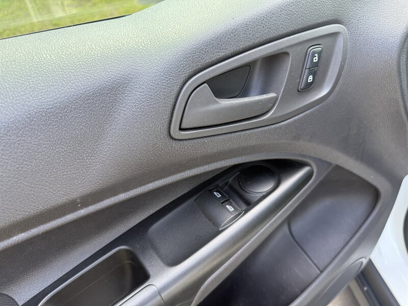 Used 2018 Ford Transit Connect XL FWD image 12