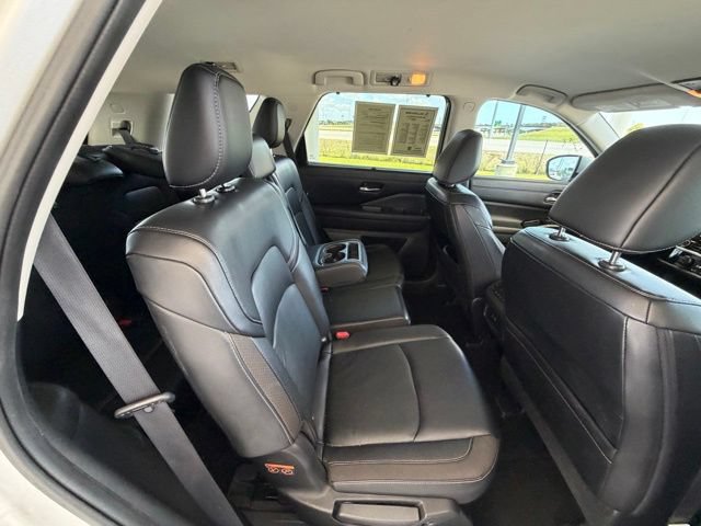 Used 2023 Nissan Pathfinder SL AWD/4WD image 34