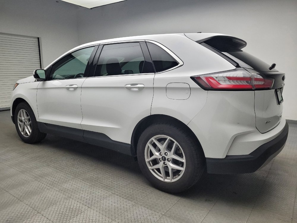 Used 2024 Ford Edge SEL image 3