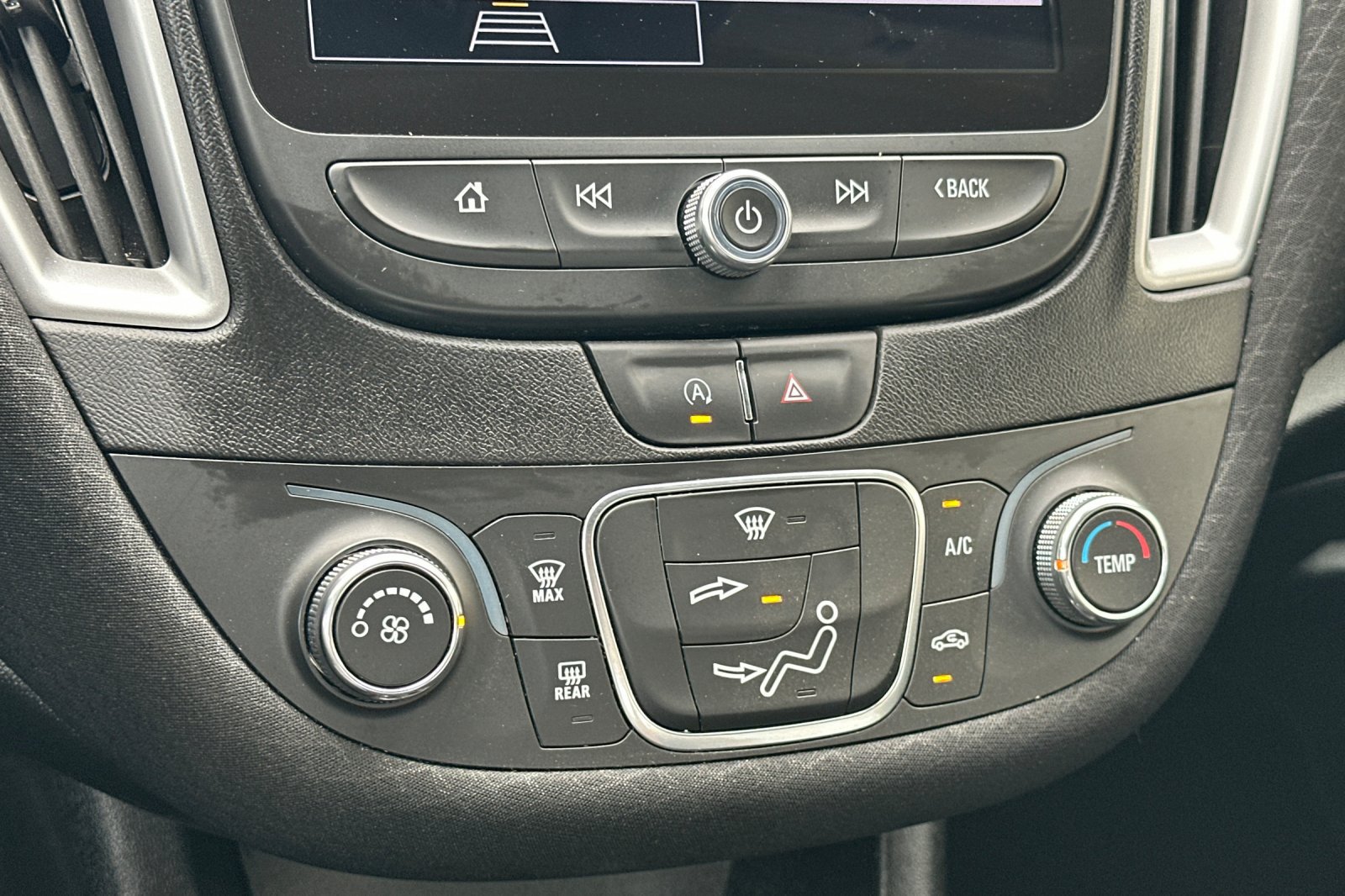Used 2025 Chevrolet Malibu RS FWD image 19