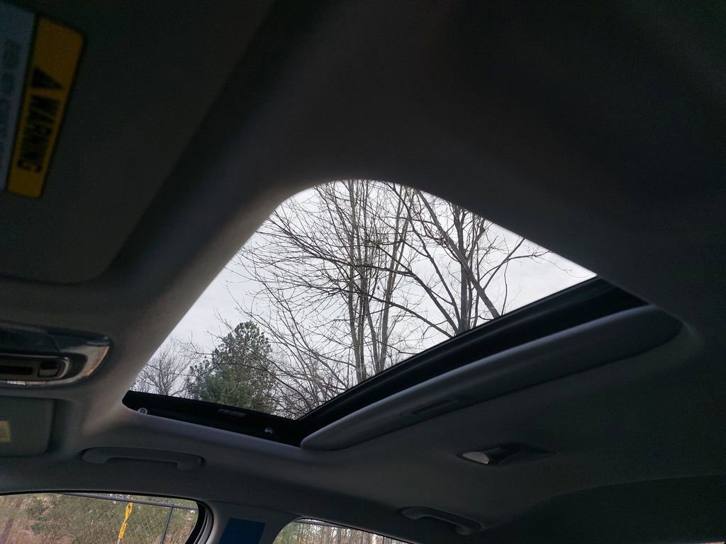 Certified 2025 Hyundai Elantra SEL w/ Cargo Package image 30