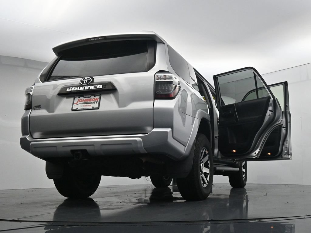 Used 2021 Toyota 4Runner TRD Off-Road AWD/4WD image 44