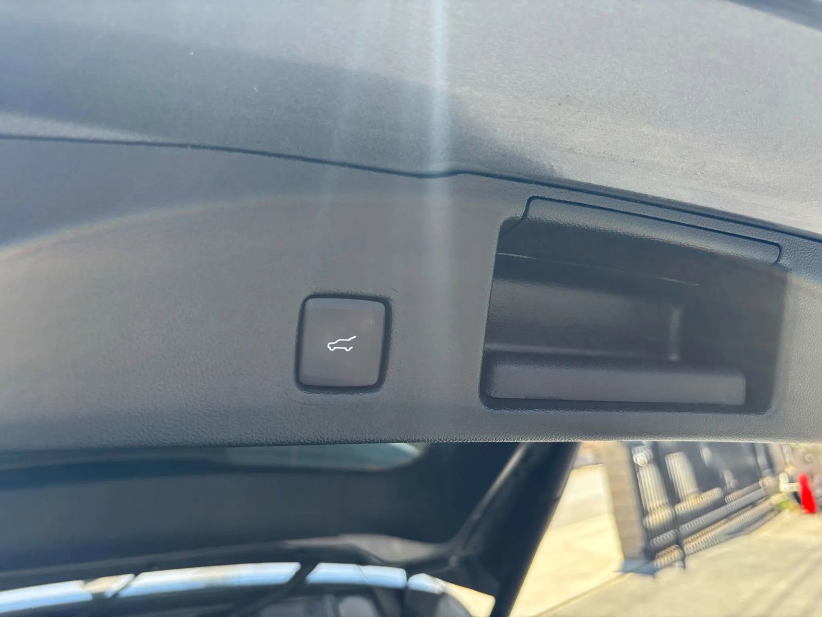 Used 2022 Ford Escape SEL image 9