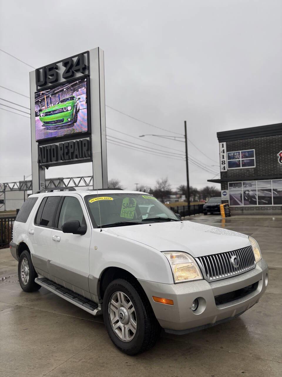Used 2003 Mercury Mountaineer Luxury image 1