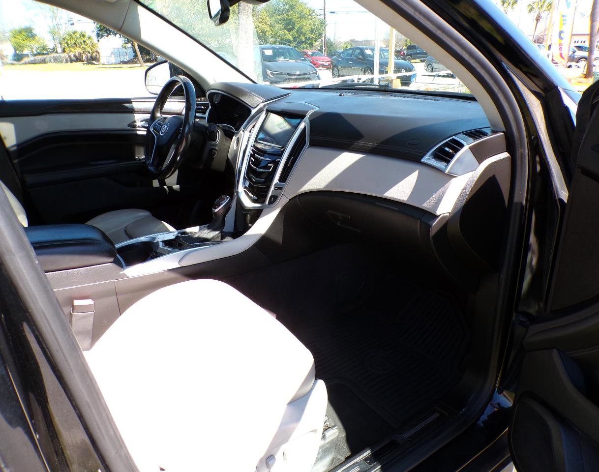 Used 2014 Cadillac SRX Luxury w/ Driver Awareness Package image 20