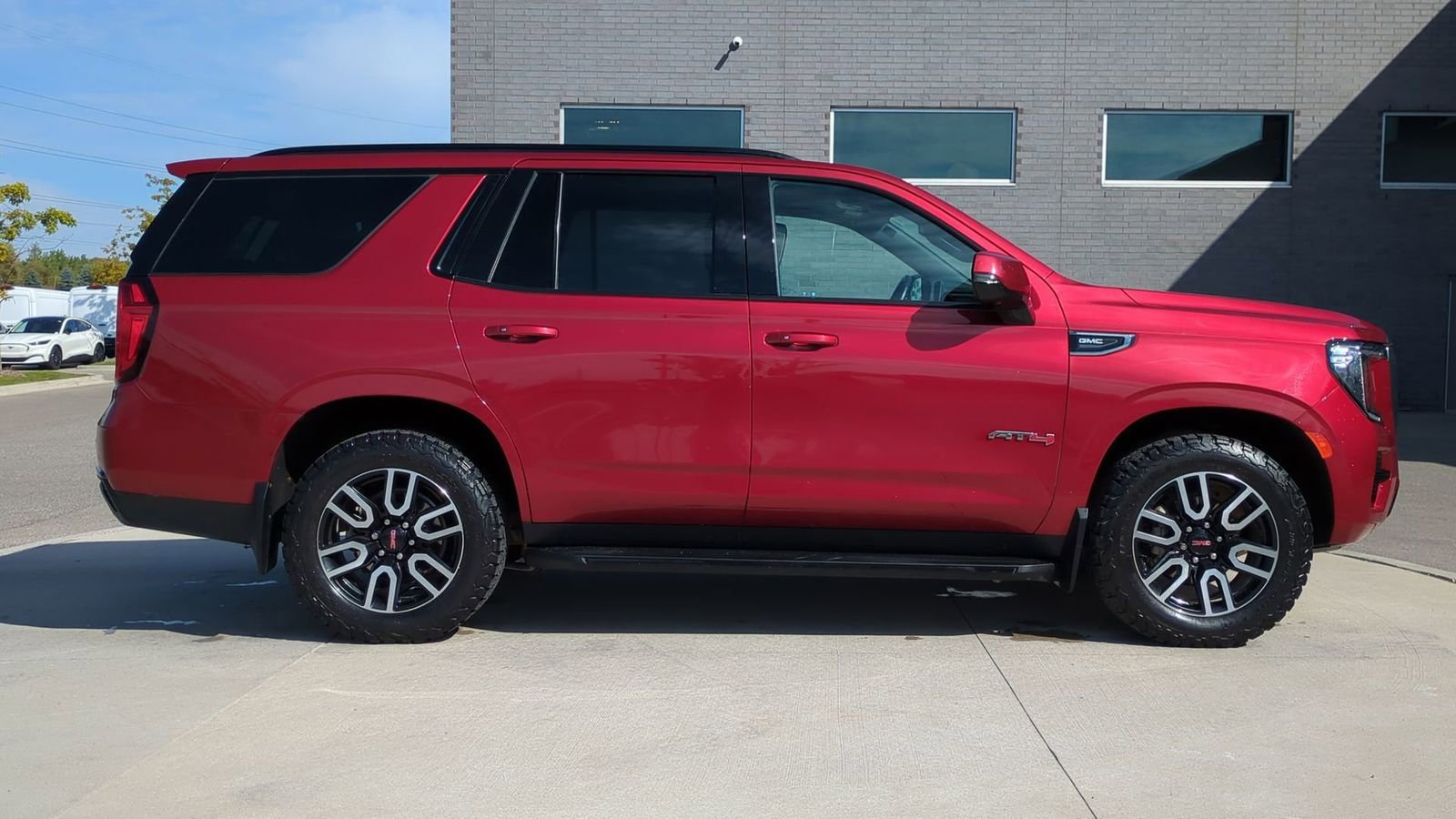 Used 2021 GMC Yukon AT4 image 9