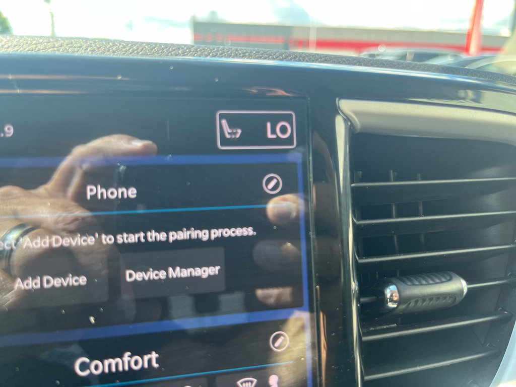 Used 2023 Chrysler Pacifica Touring-L FWD image 28