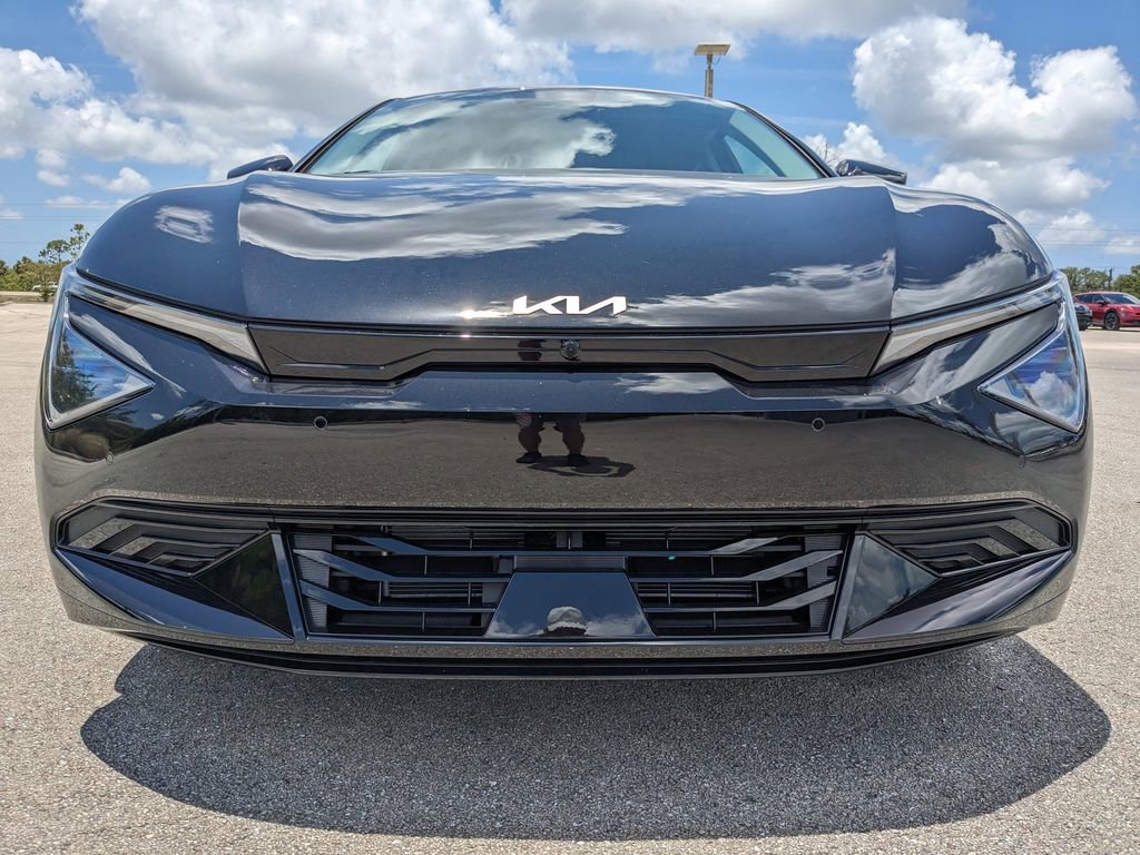 New 2025 Kia EV6 Wind RWD image 3