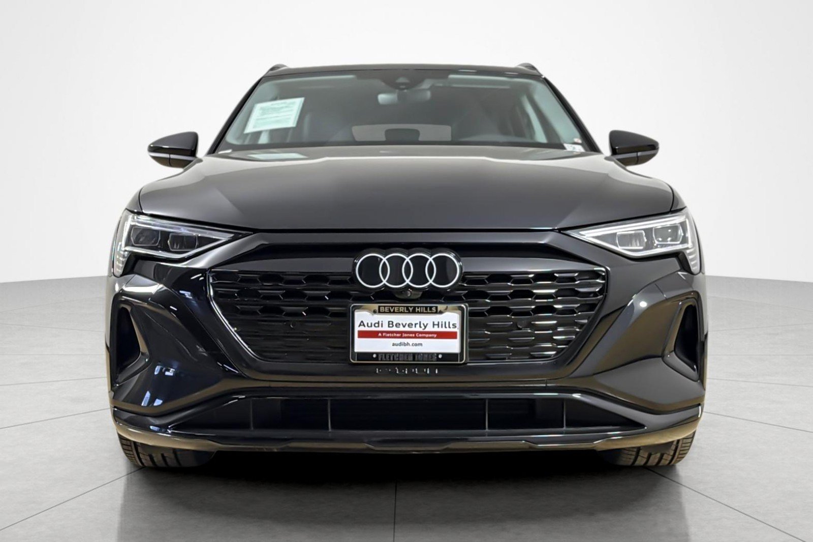 Used 2024 Audi Q8 e-tron Premium AWD/4WD image 8