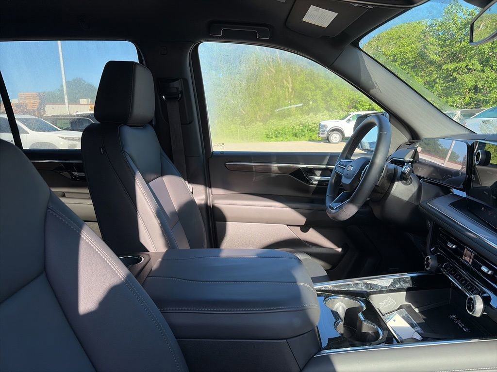 Used 2026 Chevrolet Tahoe LT w/ Comfort Package AWD/4WD image 14